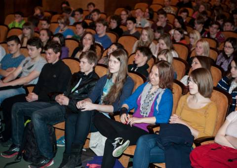 studenti na projekci filmu Mý věci