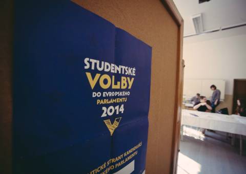 I tato volební místnost se otevřela studentům