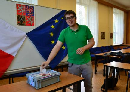 První volič na Gymnáziu Boženy Němcové v Hradci Králové