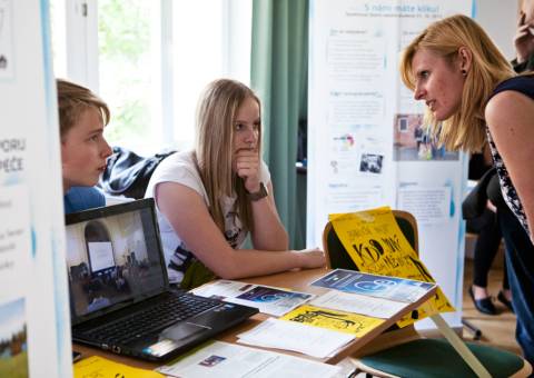 Benefiční koncert a benefiční běh uspořádali studenti z gymnázia Benešov - výtěžkem podpořili hospicovou péči RUAH