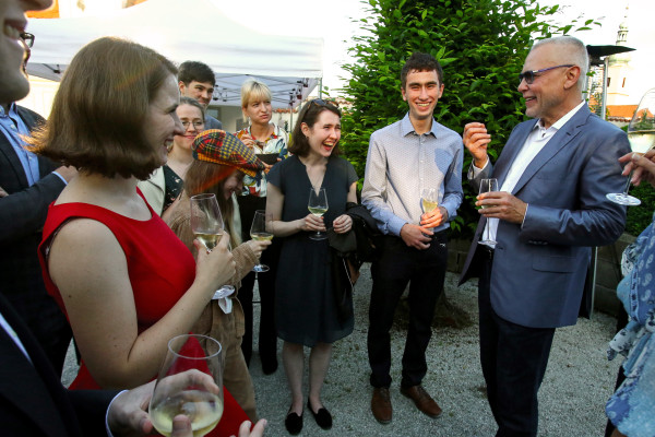 Zdeněk Bakala v rozhovoru s letošními finalisty stipendijního programu Scholarship, který každoročně pořádá nadace Bakala Foundation